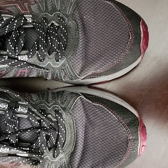 ASICS Gel-Venture 7 Trail Running Shoes Women’s Size 9 Black Burgundy (I) - Picture 2 of 7